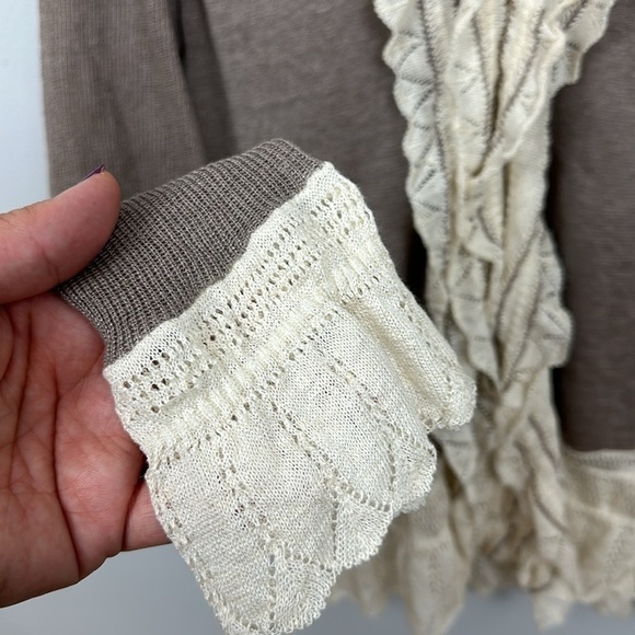 Y2K Tan and Cream Ruffle Single Button Sweater Top - Picture 6 of 8